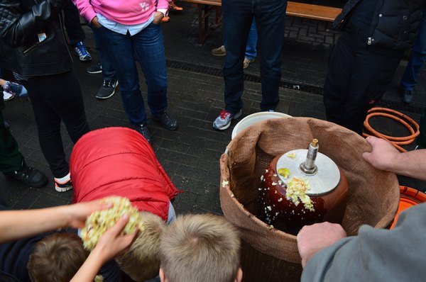 Vom Apfel zum Saft 2014
