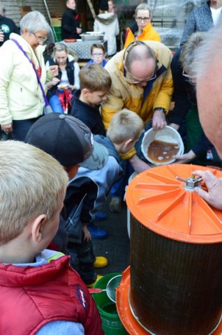 Vom Apfel zum Saft 2014